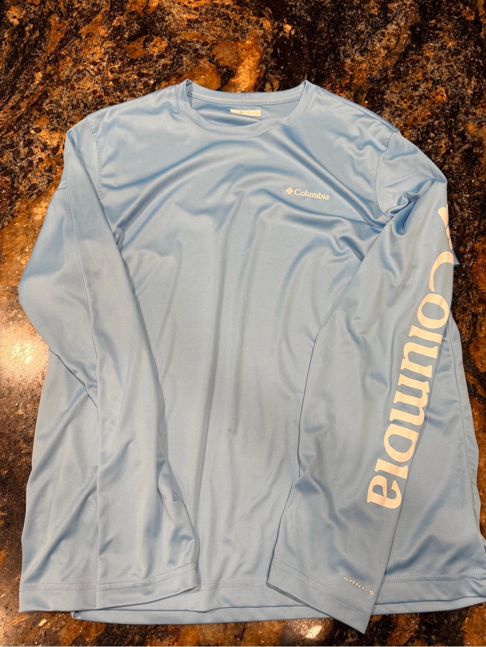 Columbia Men’s Light Blue Long Sleeve Rash Guard